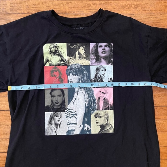 Taylor Swift - THE ERAS TOUR - BLACK T-SHIRT - Picture 7 of 8
